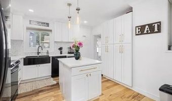 10 Long St, Johnston, RI 02919