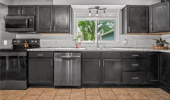 233 W 5th St, Adrian, MO 64720