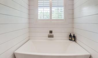 15240 Karen Rd, Biloxi, MS 39532
