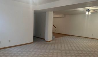 530 S 5th St, Akron, IA 51001