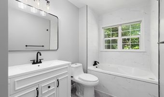 2032 S LANGLEY St, Arlington, VA 22204