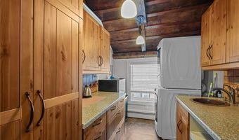 275 Hope St, Bristol, RI 02809