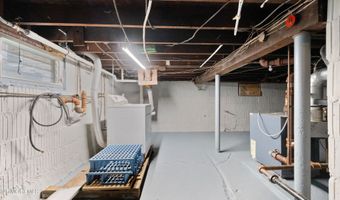 125 Eighth St, Belford, NJ 07718