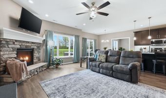 5329 Greyson Heights Dr, Auburn, IN 46706