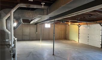 14096 Mitchell Ct, Basehor, KS 66007