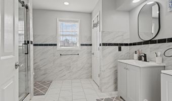 25 Livingston Ave, Avenel, NJ 07001