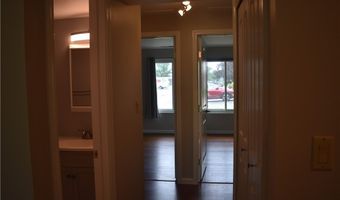 10 Southcreek Ct B, Amherst, NY 14051