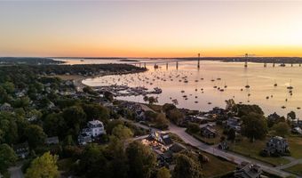 30 Walcott Ave, Jamestown, RI 02835