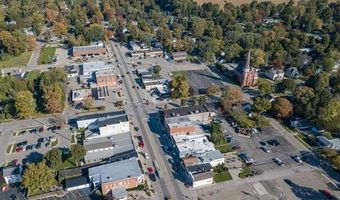 107 S Main St, Almont, MI 48003