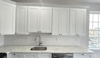 47 COTTAGE St, Bayonne, NJ 07002