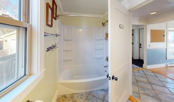 20 Harthorn Ave, Bangor, ME 04401