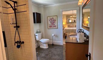 23 Holland St, Bangor, ME 04401
