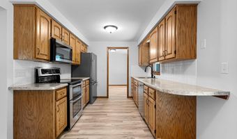 2407 S CLOVER Ln, Appleton, WI 54915