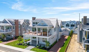 813 Ocean Rd, Narragansett, RI 02882