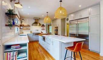 1 Northwest Psge, Barrington, RI 02806