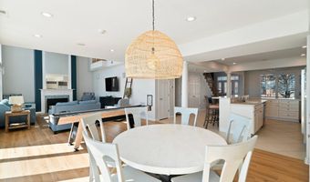 8 Jibsail Dr, Bayville, NJ 08721