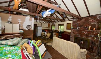 18 Osceola Dr, Becket, MA 01223
