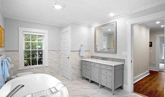5 Pell St, Newport, RI 02840