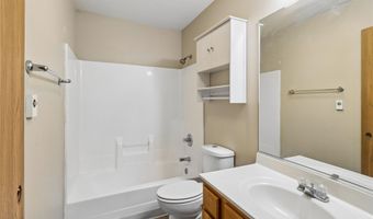 1213 10th Ave NW, Altoona, IA 50009