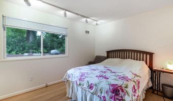 8901 CHARRED OAK Dr, Bethesda, MD 20817