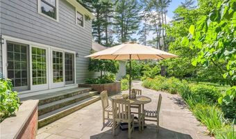 237 Highland Ave, Warwick, RI 02886