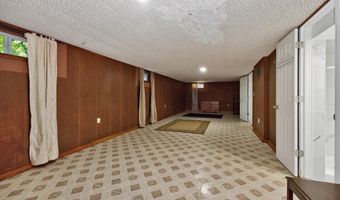87 Buckingham Dr, Albany, NY 12208