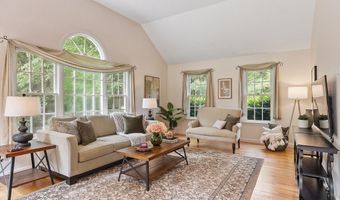 28 Old Harvard Rd, Boxborough, MA 01719