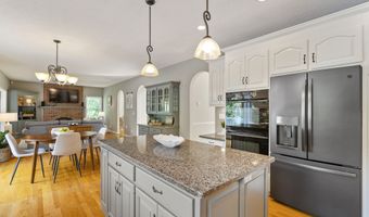 109 Andrew Dr, Canton, CT 06019