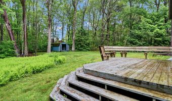 70 Smith Ln, Burlington, CT 06013