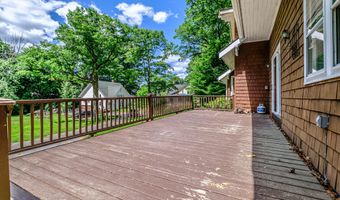 4 Pineway Dr, Auburn, ME 04210