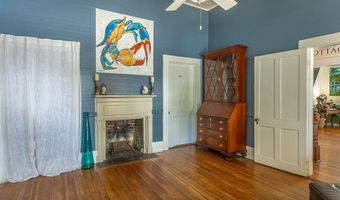 111 4th St, Apalachicola, FL 32320