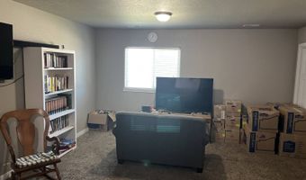 1227 Juneau Dr, Box Elder, SD 57719