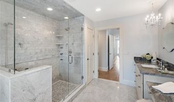 1040 Buttonwoods Ave, Warwick, RI 02886