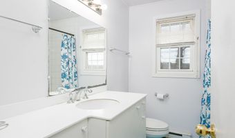 280 E Main St APT E6, Clinton, CT 06413