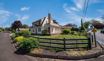 9 First Ave, Branford, CT 06405