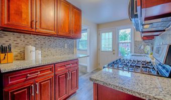 3020 GREEN St, Claymont, DE 19703