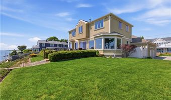 25 Narragansett St, North Kingstown, RI 02852