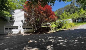 142 Pine Cir, Bennington, VT 05201