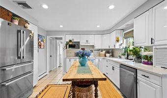 17 Golini Dr, Johnston, RI 02919