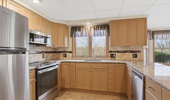 46 Timberland Dr, Lincoln, RI 02865