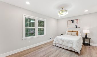 2308 CREEK Dr, Alexandria, VA 22308