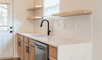 724 ELLIS St, Auburn, AL 36832