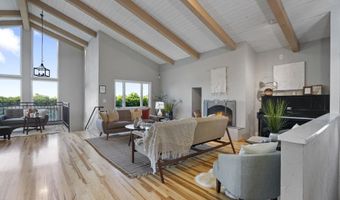 6829 Corintia St, Carlsbad, CA 92009