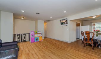 640 Leeward Ave, Beachwood, NJ 08722