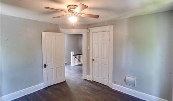 2425 Sanford Ave, Alton, IL 62002