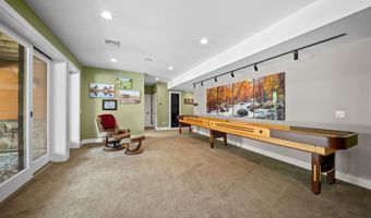 119 Moat View Dr, Albany, NH 03813