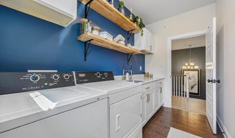 821 GREENWICH Dr, Ambler, PA 19002