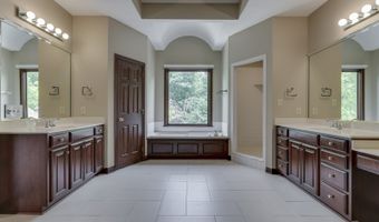 20 Forrests Edge Ct, Indianapolis, IN 46227
