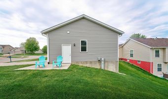 4526 W 14TH St, Davenport, IA 52804