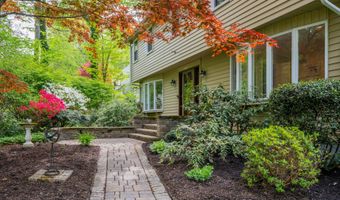 26 Buckboard Ln, Avon, CT 06001